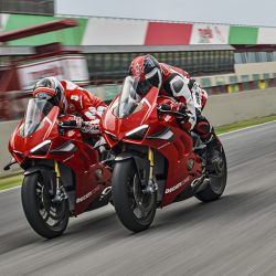 PanigaleV4R-03.jpg