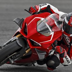 PanigaleV4R-07.jpg